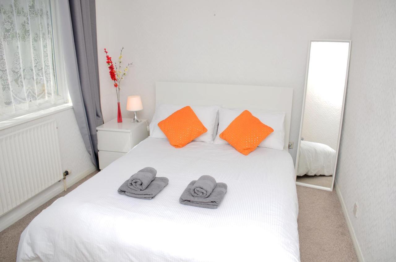 33Sm Dreams Unlimited Serviced Accommodation- Staines - Heathrow Stanwell Exterior foto